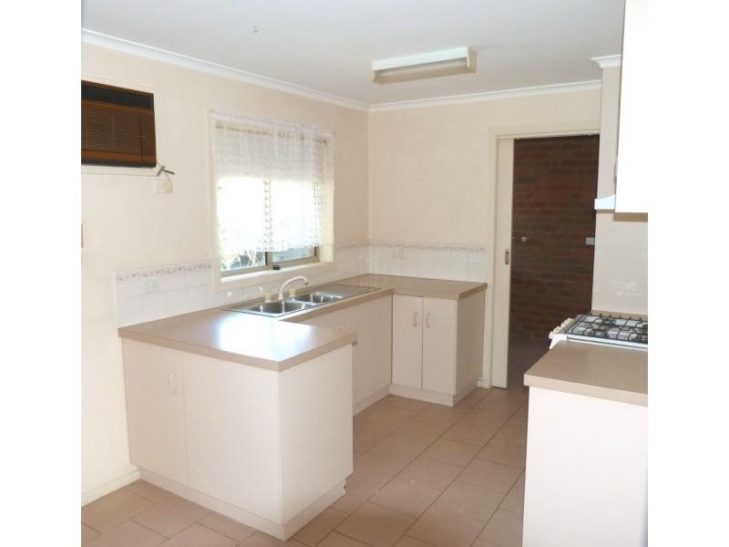 Unit 2/14 Reilly Avenue, Benalla VIC 3672