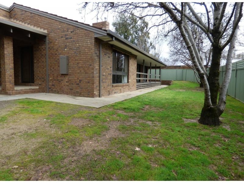 8 Maud Street, Benalla VIC 3672