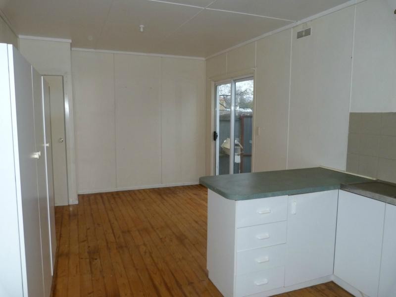 27 Railway Parade, Benalla VIC 3672