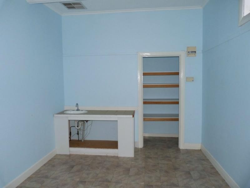 27 Railway Parade, Benalla VIC 3672