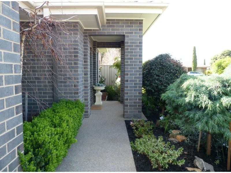 2 Trewin Street, Benalla VIC 3672