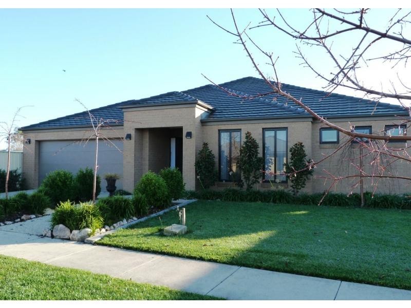 3 Sir Edward Drive, Benalla VIC 3672