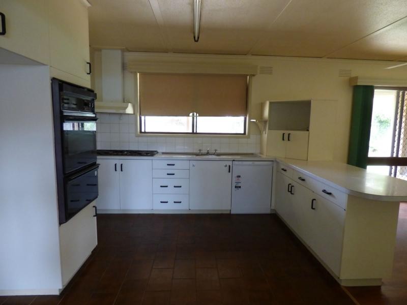 44 Monds Avenue, Benalla VIC 3672