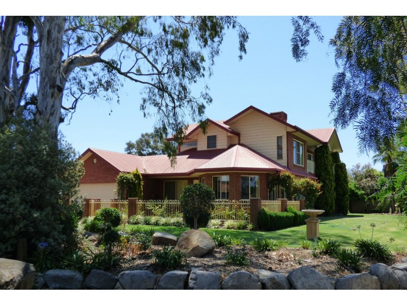 1 Lakeview Close, Benalla VIC 3672
