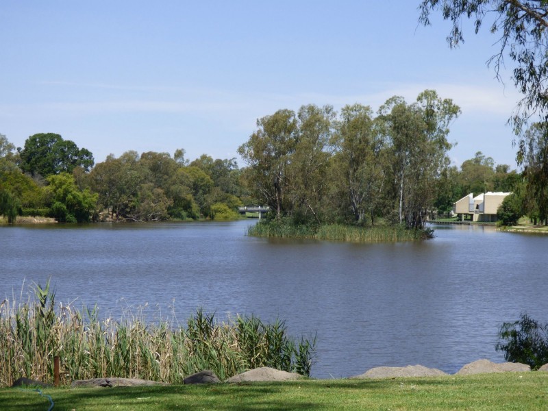 1 Lakeview Close, Benalla VIC 3672