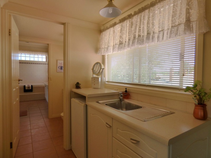 1 Lakeview Close, Benalla VIC 3672
