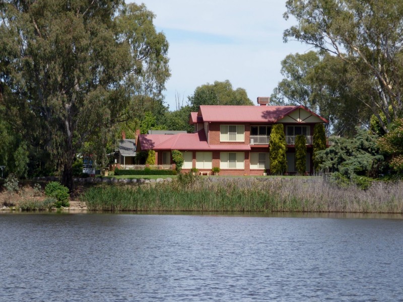 1 Lakeview Close, Benalla VIC 3672