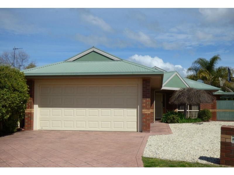 7 Grubissa Court, Benalla VIC 3672