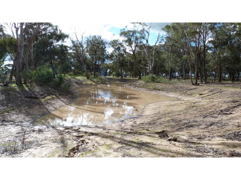 349 Oliver Rd, St James VIC 3727
