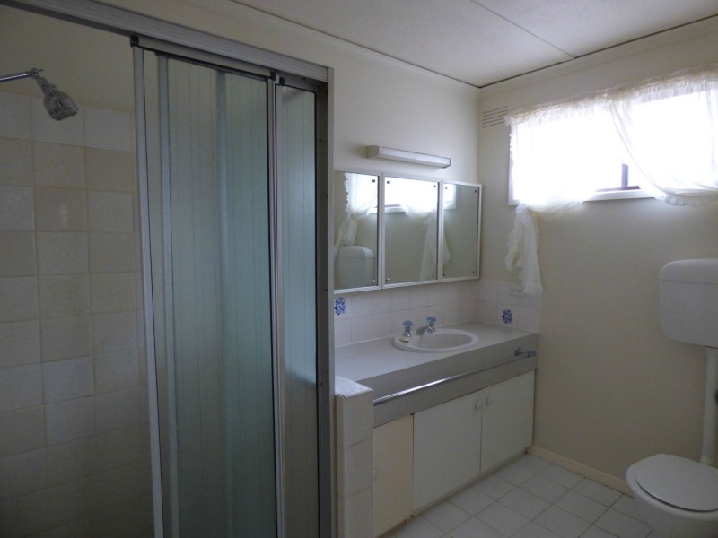 44 Monds Avenue St, Benalla VIC 3672