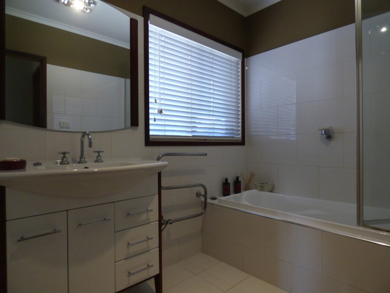 84 Coish Ave, Benalla VIC 3672