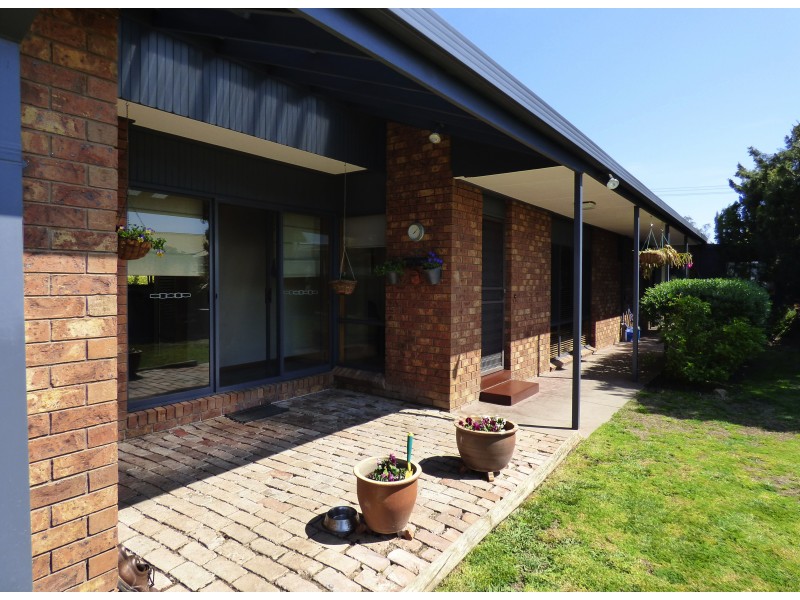 84 Coish Ave, Benalla VIC 3672