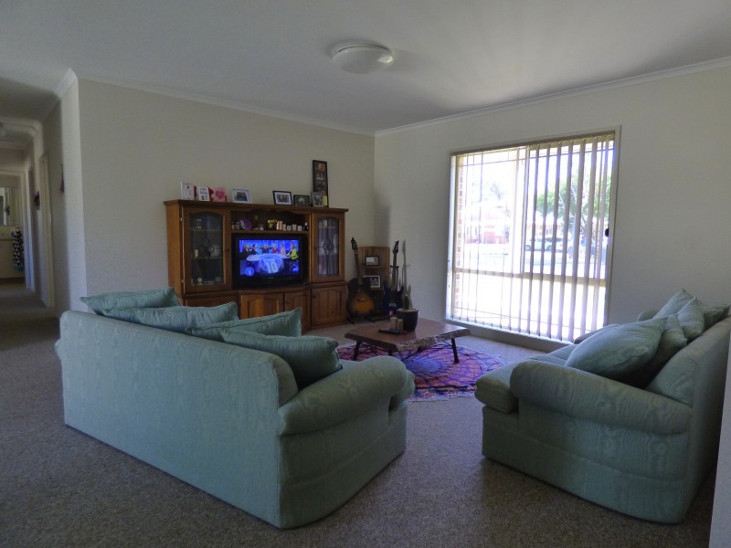 1/1-3 Peppermint Pl, Benalla VIC 3672