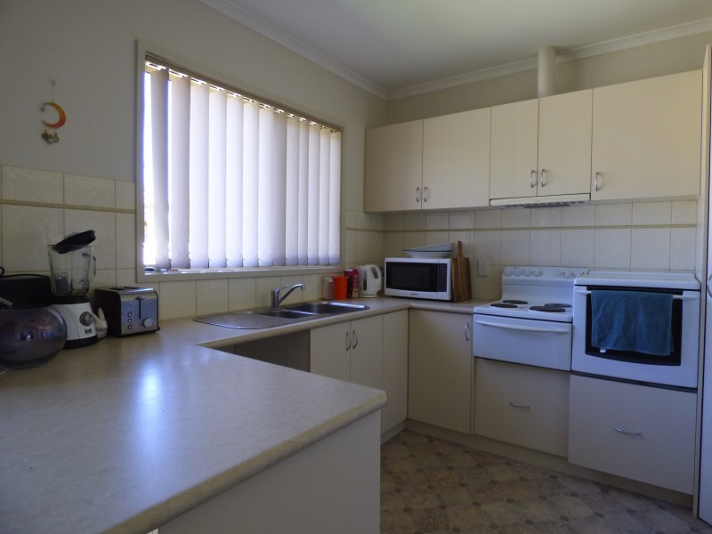 1/1-3 Peppermint Pl, Benalla VIC 3672