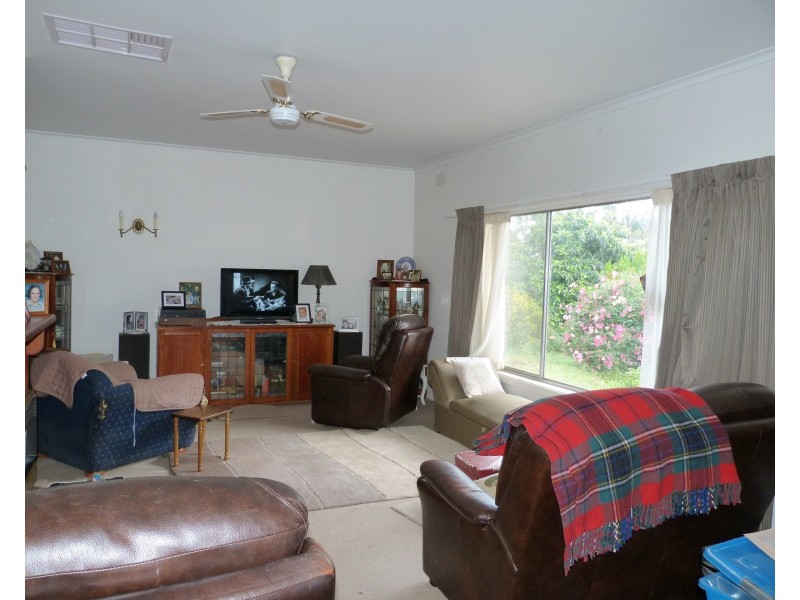 2 Escreet Rd, Warrenbayne VIC 3670