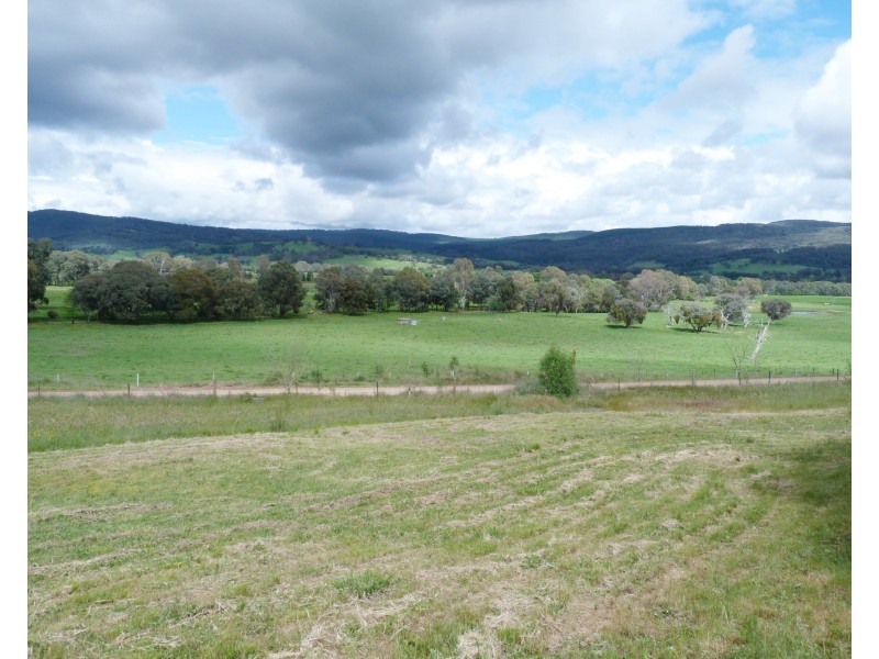 2 Escreet Rd, Warrenbayne VIC 3670