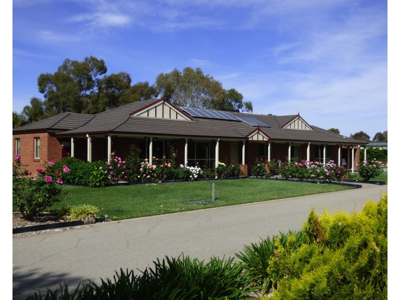 54 Grant Dr, Benalla VIC 3672