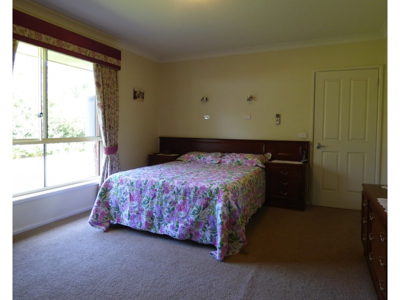 54 Grant Dr, Benalla VIC 3672