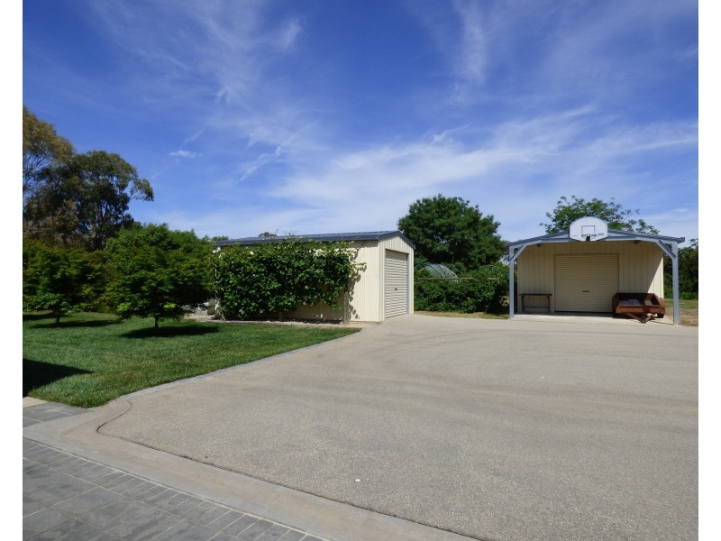 54 Grant Dr, Benalla VIC 3672