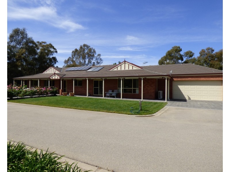 54 Grant Dr, Benalla VIC 3672