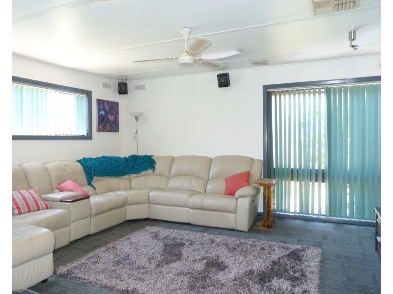 92 Coish Ave, Benalla VIC 3672