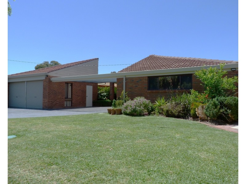 92 Coish Ave, Benalla VIC 3672