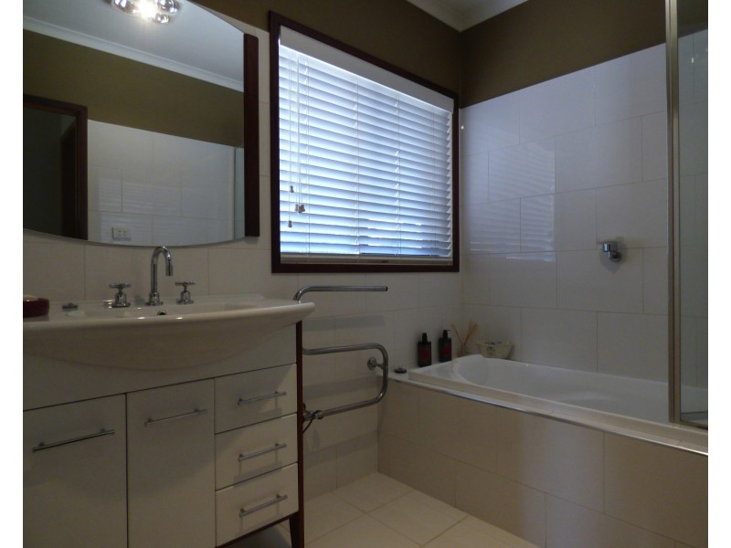 84 Coish Ave, Benalla VIC 3672