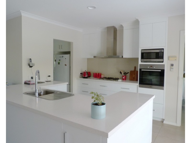 8 Park Pl, Benalla VIC 3672