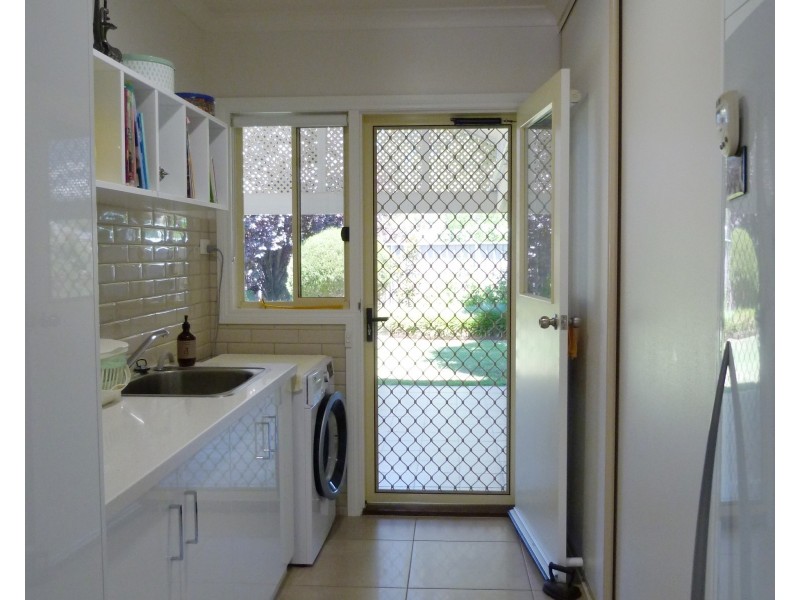 8 Park Pl, Benalla VIC 3672