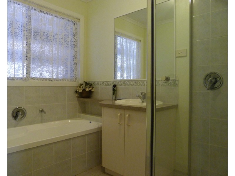 13 Burness Rd, Benalla VIC 3672