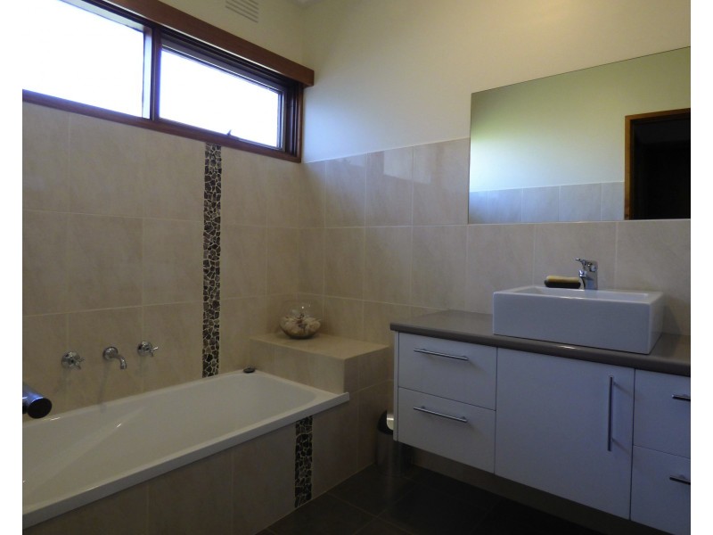 12 Kitson Ct, Benalla VIC 3672