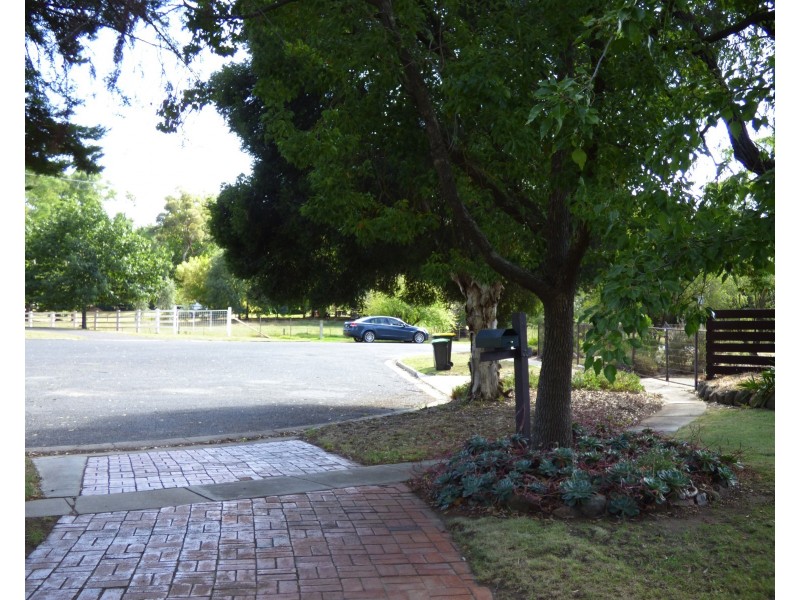 12 Kitson Ct, Benalla VIC 3672