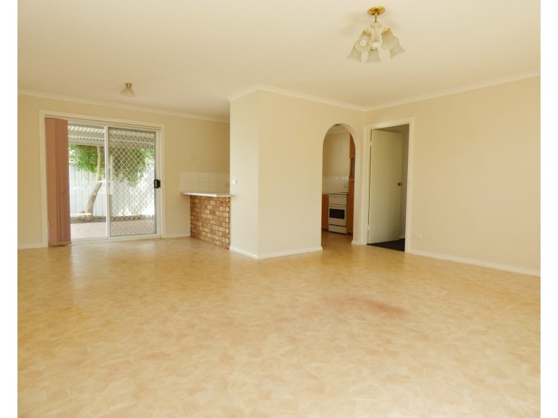 4 Bourke Dr, Benalla VIC 3672