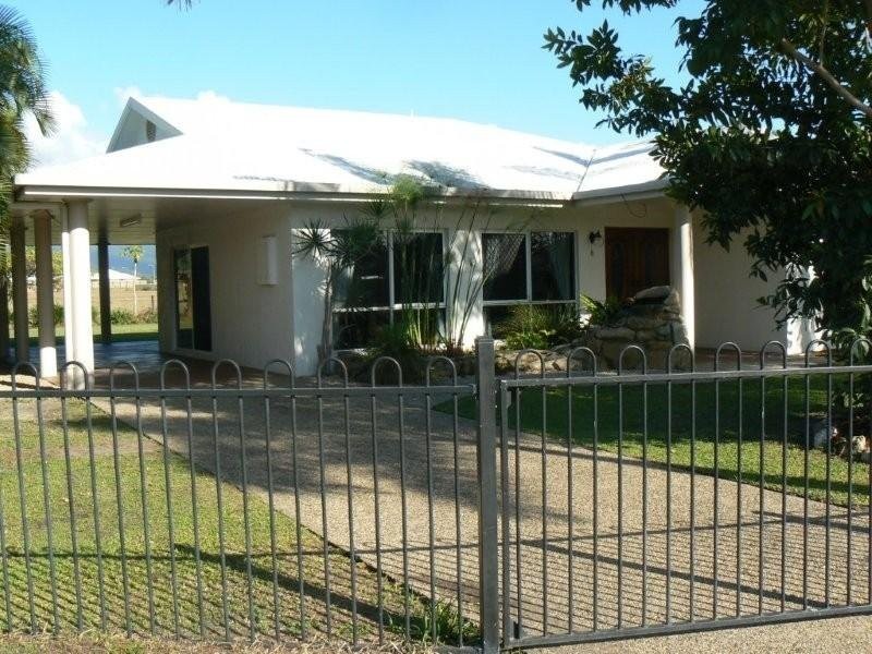 8 Shalom Close, Cooya Beach QLD 4873