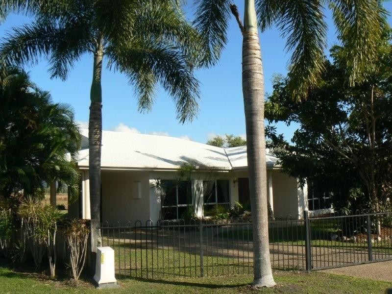 8 Shalom Close, Cooya Beach QLD 4873