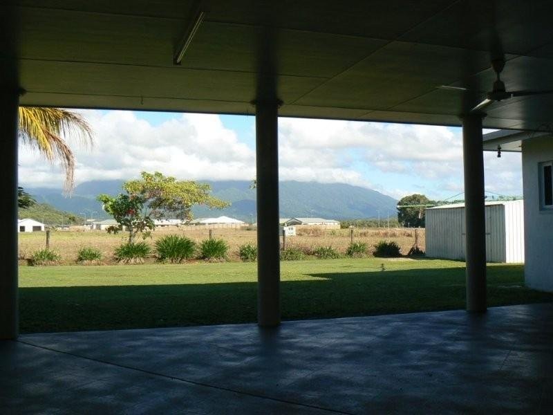 8 Shalom Close, Cooya Beach QLD 4873