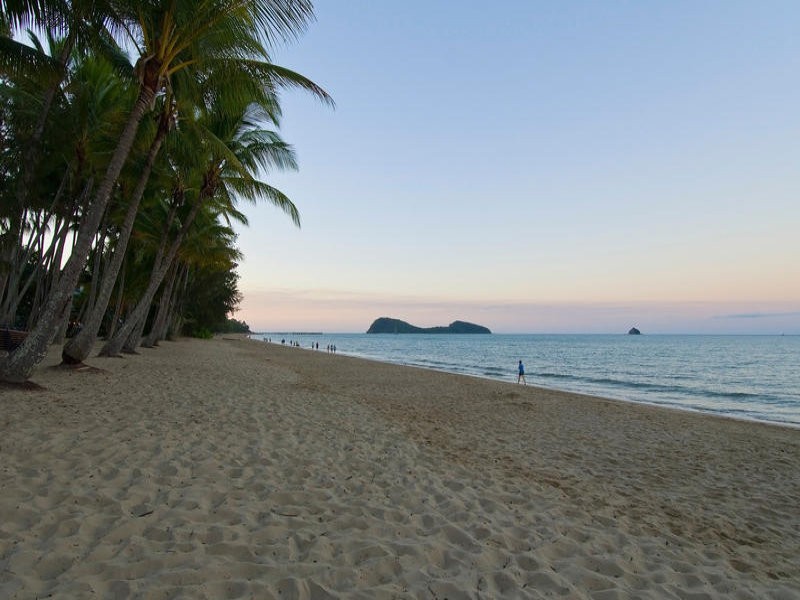 3 Silver Close, Palm Cove QLD 4879