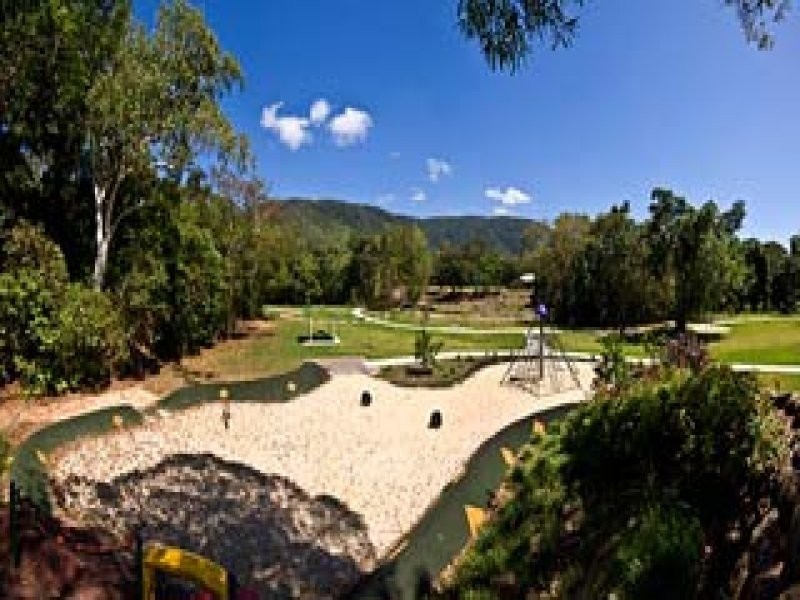 3 Silver Close, Palm Cove QLD 4879