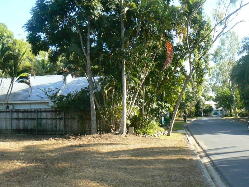 4 Andrews Close, Port Douglas QLD 4877