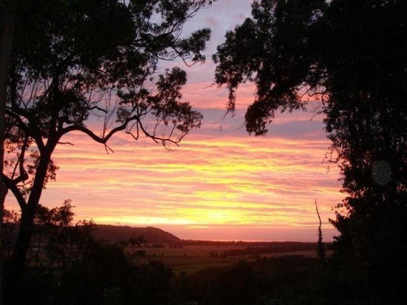 13 Somerset Drive, Miallo QLD 4873