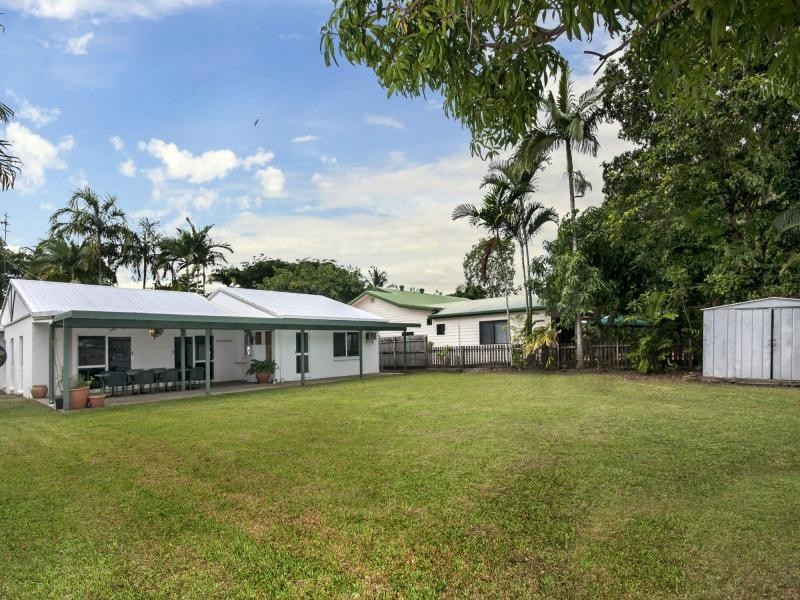 16 Ribbon Avenue, Port Douglas QLD 4877