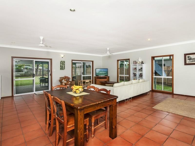 16 Ribbon Avenue, Port Douglas QLD 4877