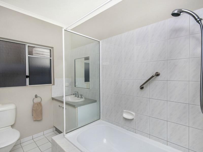 16 Ribbon Avenue, Port Douglas QLD 4877