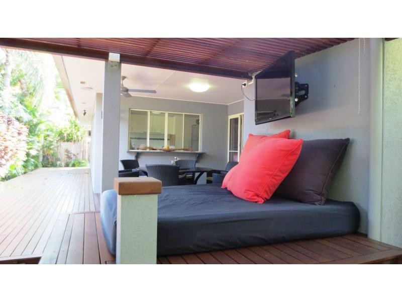 5 Cooya Beach Rd, Cooya Beach QLD 4873