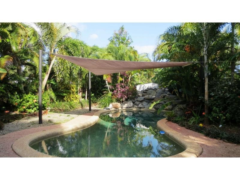 5 Cooya Beach Rd, Cooya Beach QLD 4873