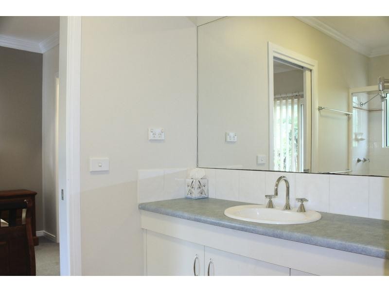 5 Cooya Beach Rd, Cooya Beach QLD 4873