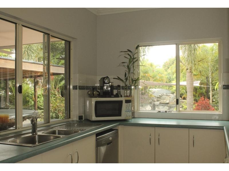 5 Cooya Beach Rd, Cooya Beach QLD 4873