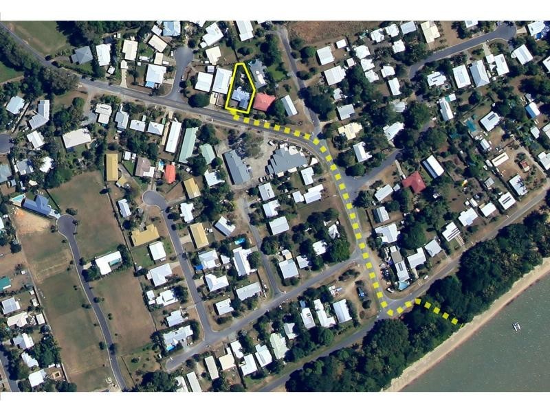 5 Cooya Beach Rd, Cooya Beach QLD 4873