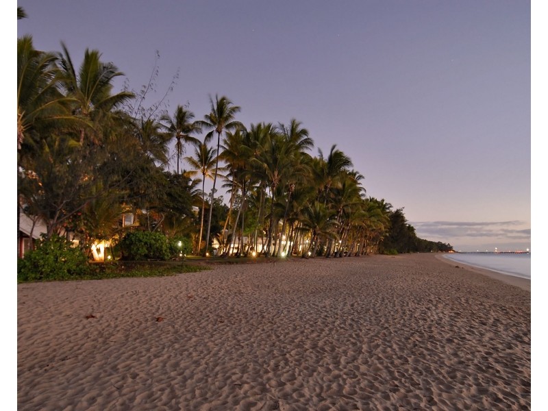 16 Alamanda Beachfront St, Palm Cove QLD 4879
