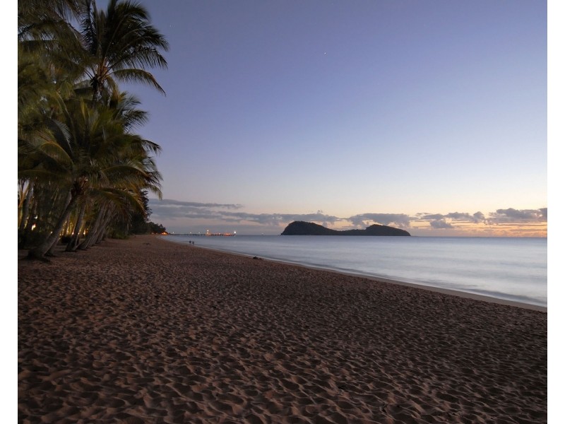 16 Alamanda Beachfront St, Palm Cove QLD 4879